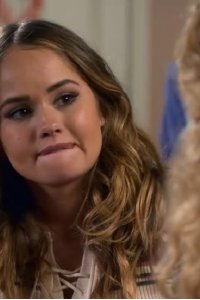 Insatiable – S01E07 – Miss Magic Jesus