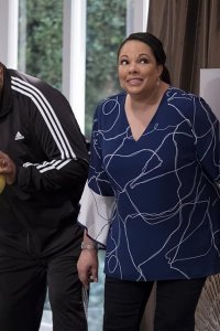 All About the Washingtons – S01E01 – Sip Stop Hooray