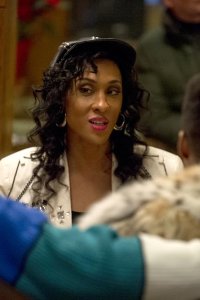 Pose – S01E03 – Giving and Receiving