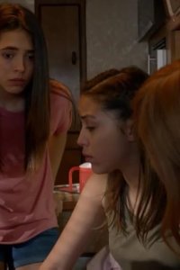 Fugitiva – S01E01 – La salida