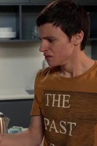 Fugitiva – S01E02 – La llegada