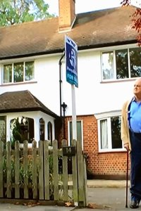 Hold the Sunset – S02E01 – The Sale