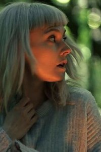 Requiem – S01E02 – The Blue Room