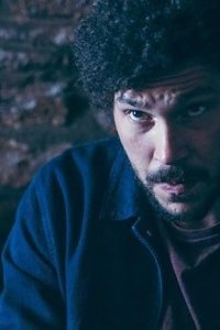 Requiem – S01E03 – The Necklace