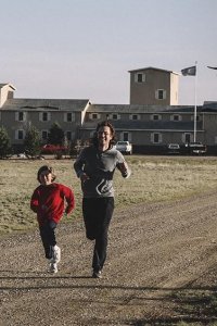 Waco – S01E01 – Visions and Omens