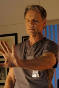 The Resident – S01E01 – Pilot