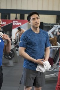 Alone Together – S02E05 – Daypassers