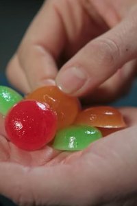 Rotten – S02E06 – High on Edibles