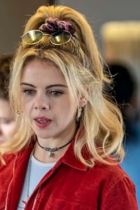 Derry Girls – S03E03 – Stranger on a Train