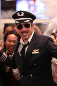 LA to Vegas – S01E14 – Captain Dave’s on a Roll