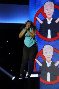 Ellen’s Game of Games – S01E03 – Say Hello to My Little Friends