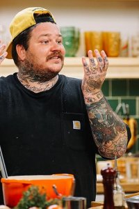It’s Suppertime! – S2018E07 – Oysters, Mussels & Clams, OH MY