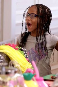 The Cromarties – S2018E13 – Cakes, Cribs and The Colons