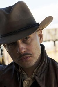 Damnation – S2017E01 – Sam Riley’s Body