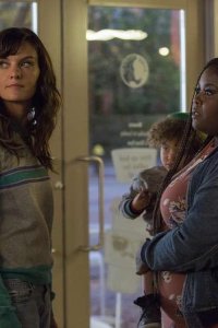 SMILF – S01E07 – Family-Sized Popcorn & a Can of Wine