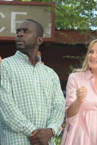 Living the Dream – S01E06 – Snake in the Grass