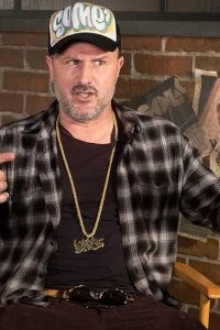Drop the Mic – S01E09 – David Arquette vs. Brian Tyree Henry and Jesse Tyler Ferguson vs. Chrissy Metz