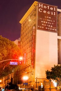 Horror at the Cecil Hotel – S01E01 – Room 1402