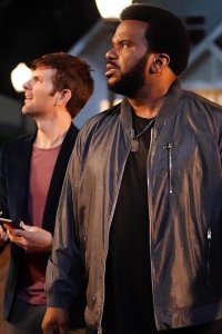 Ghosted – S2017E02 – Bee-Mo