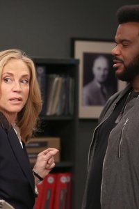 Ghosted – S2018E11 – The Demotion