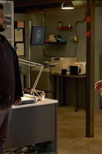 Ghosted – S2018E12 – The Premonition