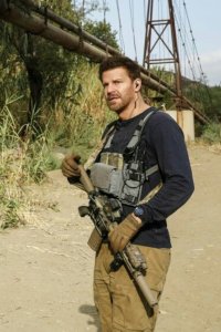 SEAL Team – S01E11 – Containment