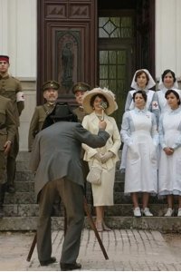 Tiempos de guerra – S01E06 – La reina enfermera