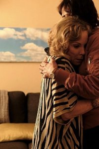 Somewhere Between – S01E06 – Madness
