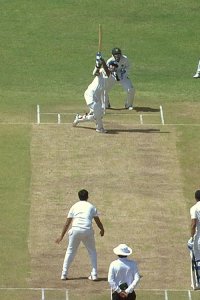 Inside Edge – S03E10 – Cricket is the Winner