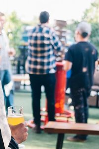Beerland – S01E06 – Los Angeles