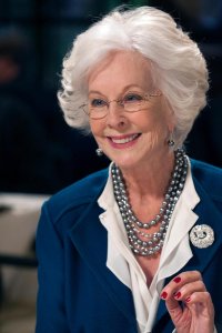 Great News – S01E09 – Carol Has a Bully