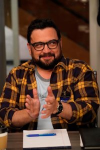 Great News – S02E01 – Boardroom Bitch