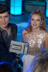Famous in Love – S01E02 – A Star Is Torn