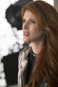 Famous in Love – S02E02 – La La Locked