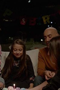 Nobodies – S02E06 – Kristen’s Wiig