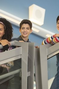 Andi Mack – S03E16 – One Girl’s Trash
