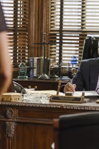 Chicago Justice – S01E05 – Friendly Fire
