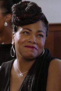 Detroiters – S02E07 – Lois
