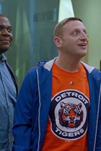 Detroiters – S02E08 – Hark Motors