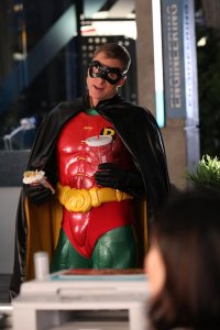 Powerless – S2017E04 – Emily Dates a Henchman