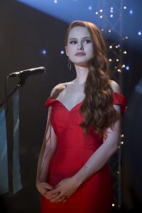 Riverdale – S01E01 – Chapter One: The River’s Edge