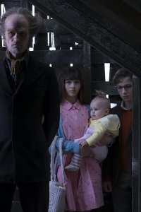 A Series of Unfortunate Events – S01E01 – The Bad Beginning: Part One