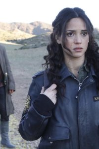 Emerald City – S01E02 – Prison of the Abject