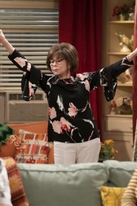 One Day at a Time – S04E01 – Checking Boxes