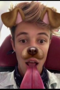 Chasing Cameron – S01E01 – With One Tweet