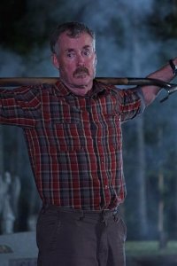 Stan Against Evil – S01E01 – Dig Me Up, Dig Me Down
