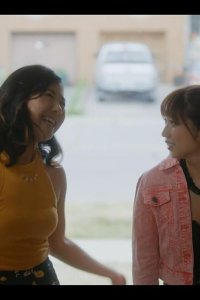 Second Jen – S01E01 – Couch Surfing