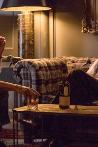 Goliath – S01E04 – It’s Donald