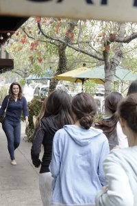 American Housewife – S01E04 – Art Show