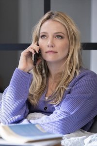 Divorce – S03E05 – Away Games